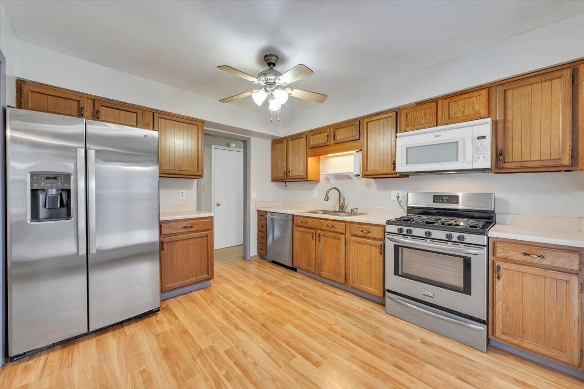 2036 Elizabeth DR - Photo 10