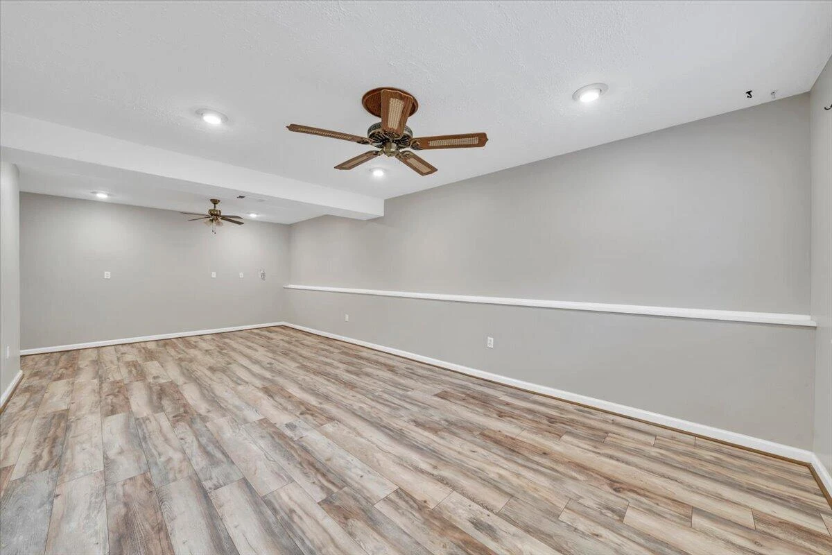 2036 Elizabeth DR - Photo 22