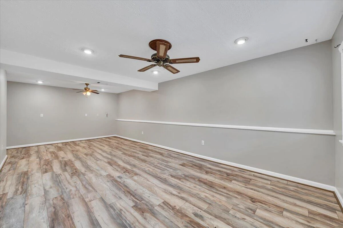 2036 Elizabeth DR - Photo 24