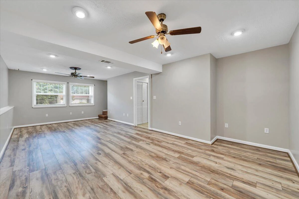 2036 Elizabeth DR - Photo 26