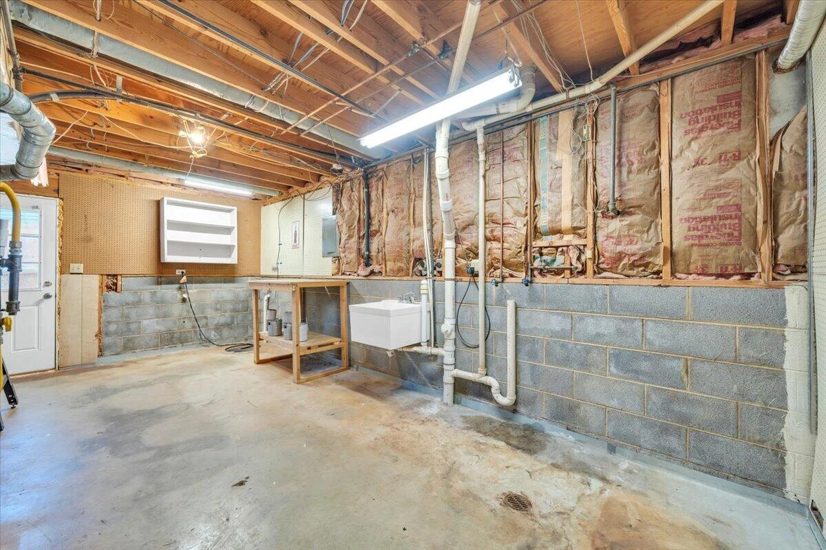 2036 Elizabeth DR - Photo 33
