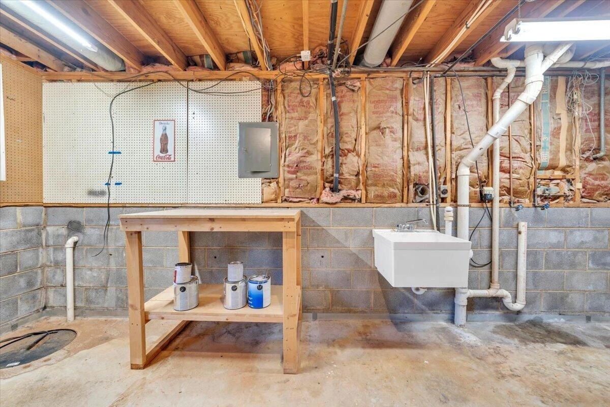 2036 Elizabeth DR - Photo 34