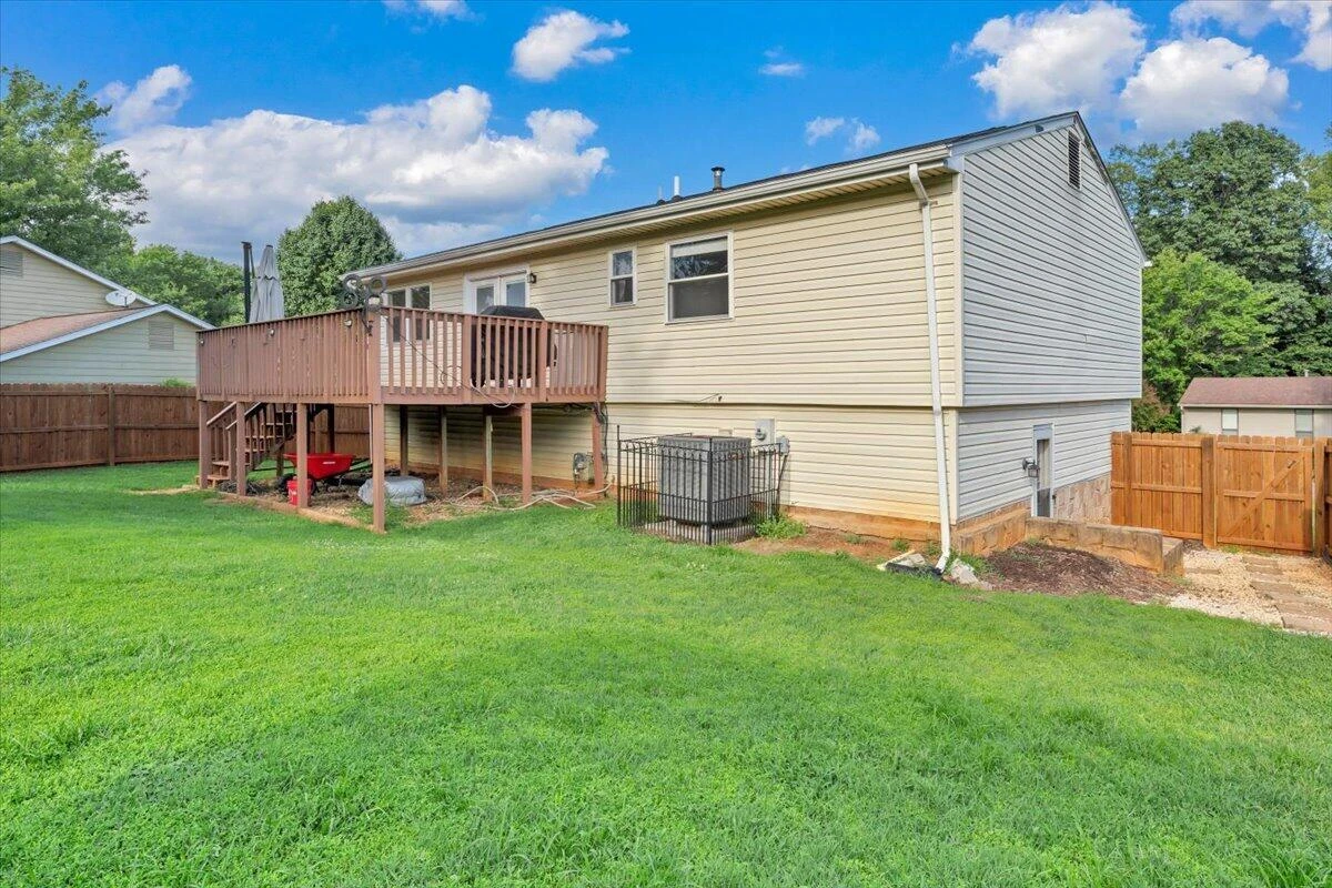 2036 Elizabeth DR - Photo 47