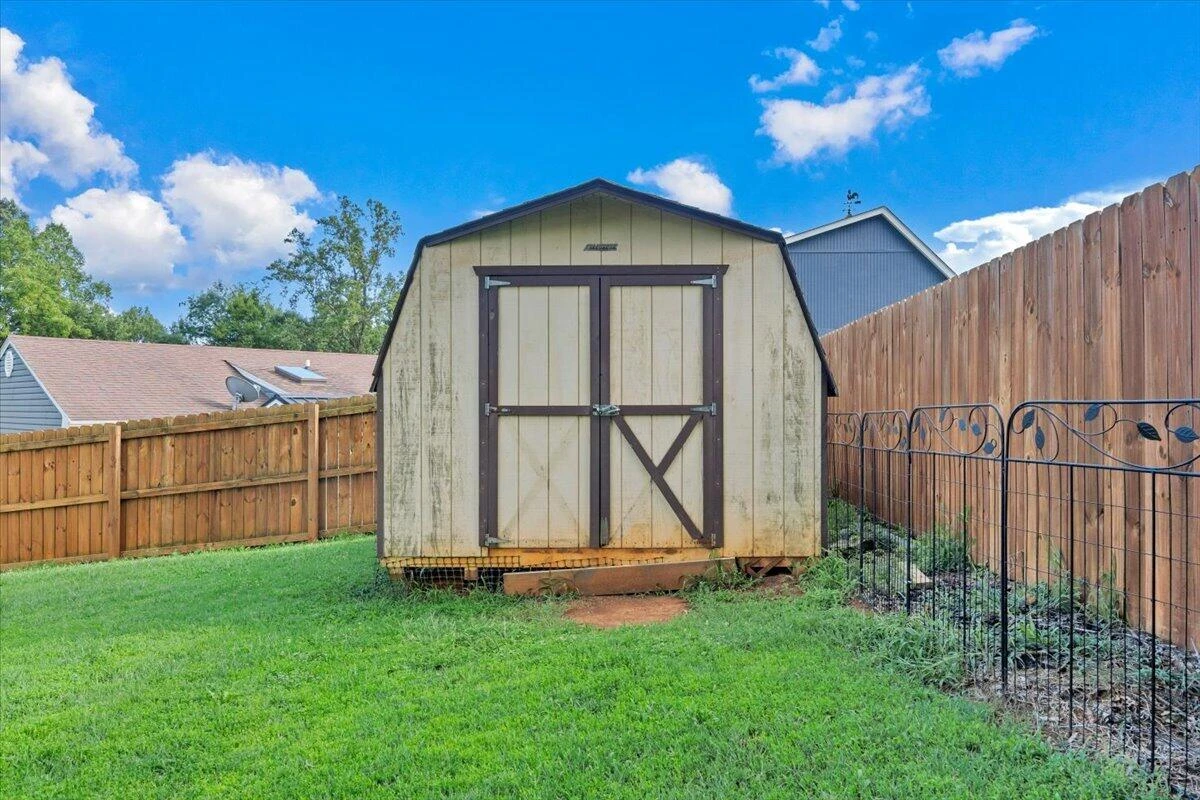2036 Elizabeth DR - Photo 52