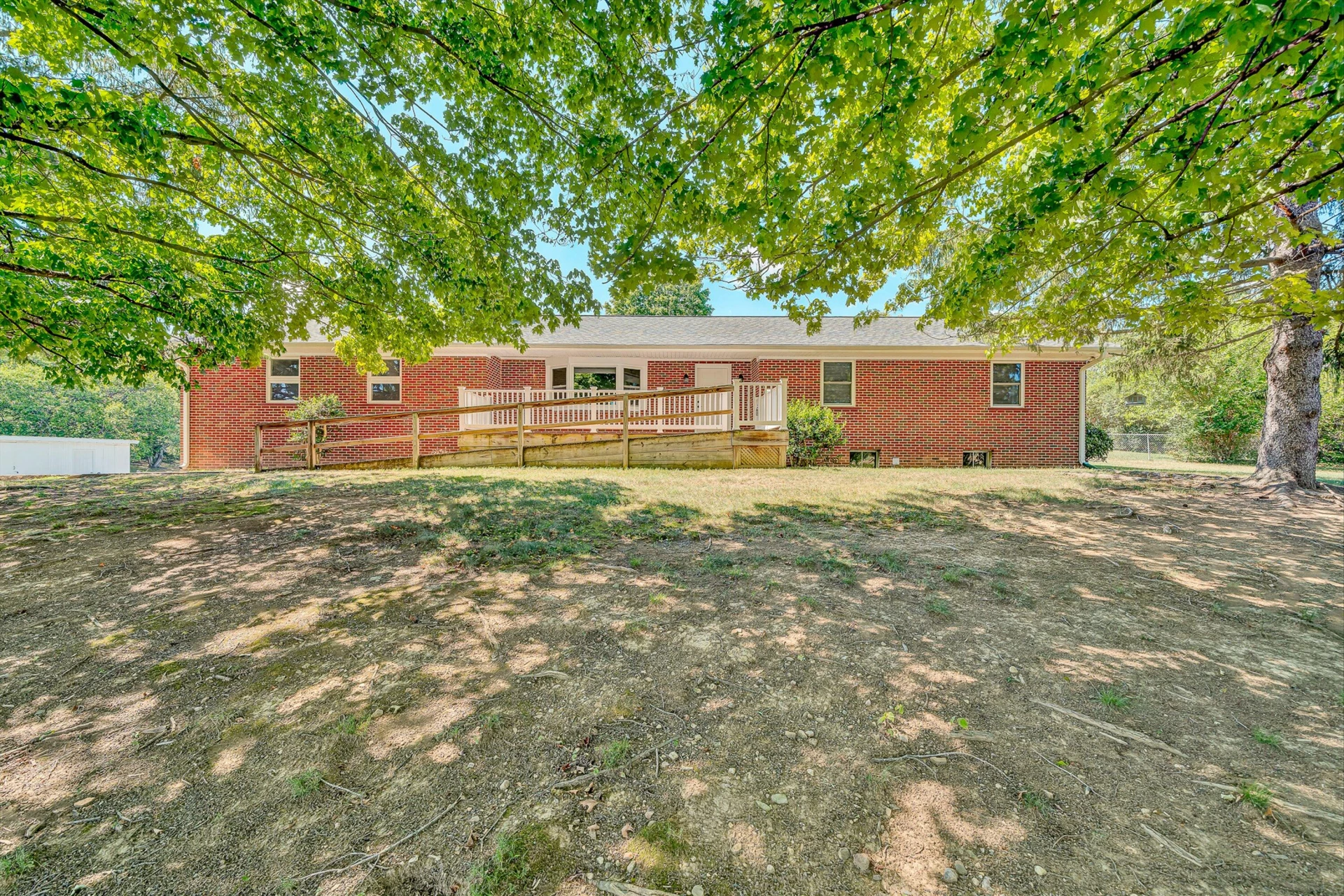 2047 Botetourt RD