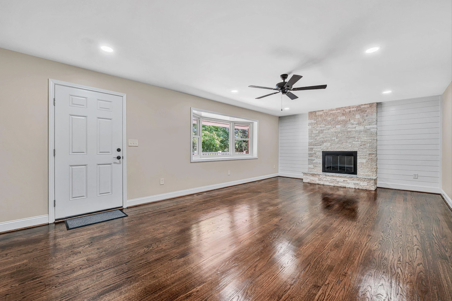 2047 Botetourt RD - Photo 5