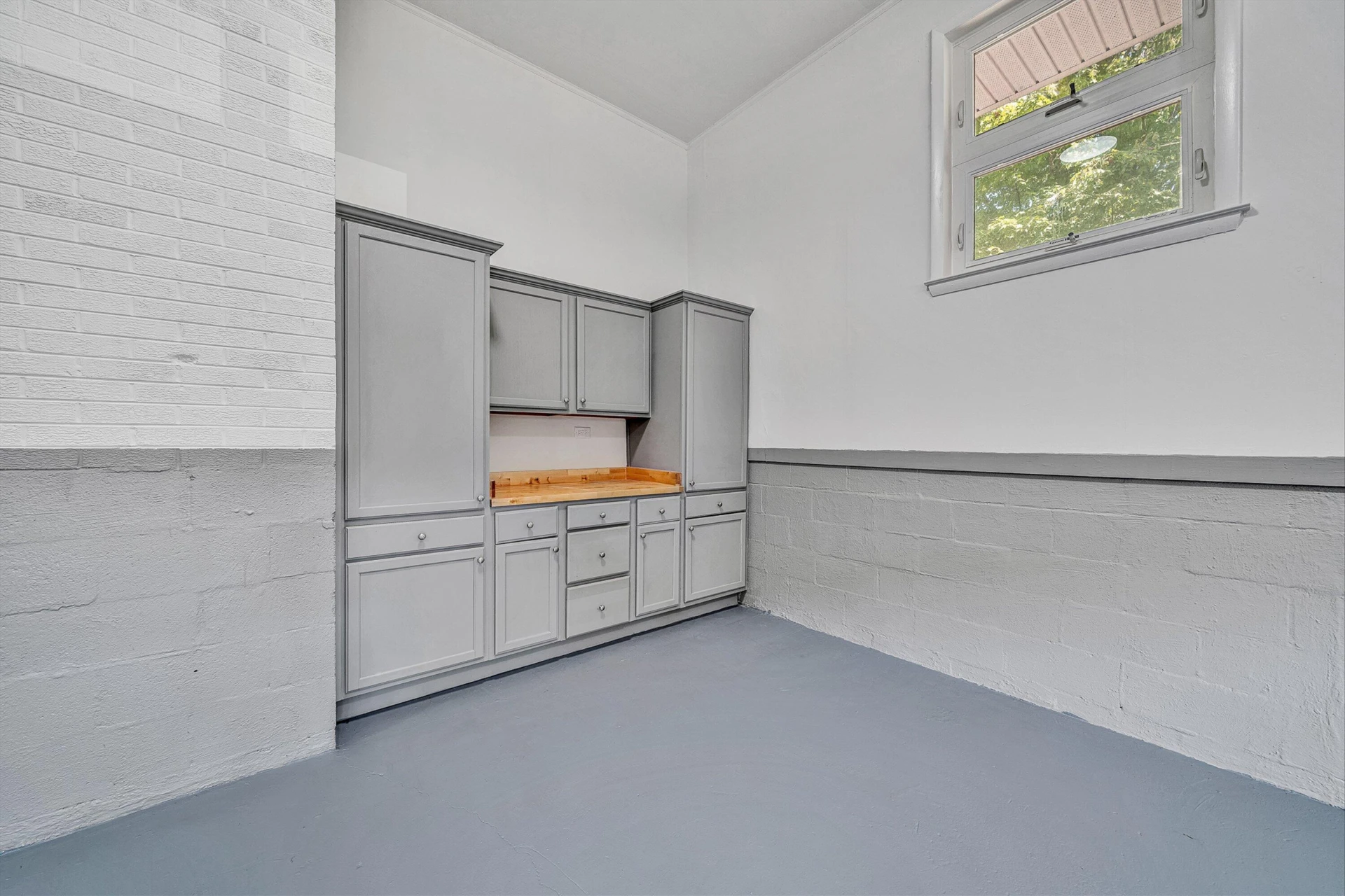 2047 Botetourt RD - Photo 16