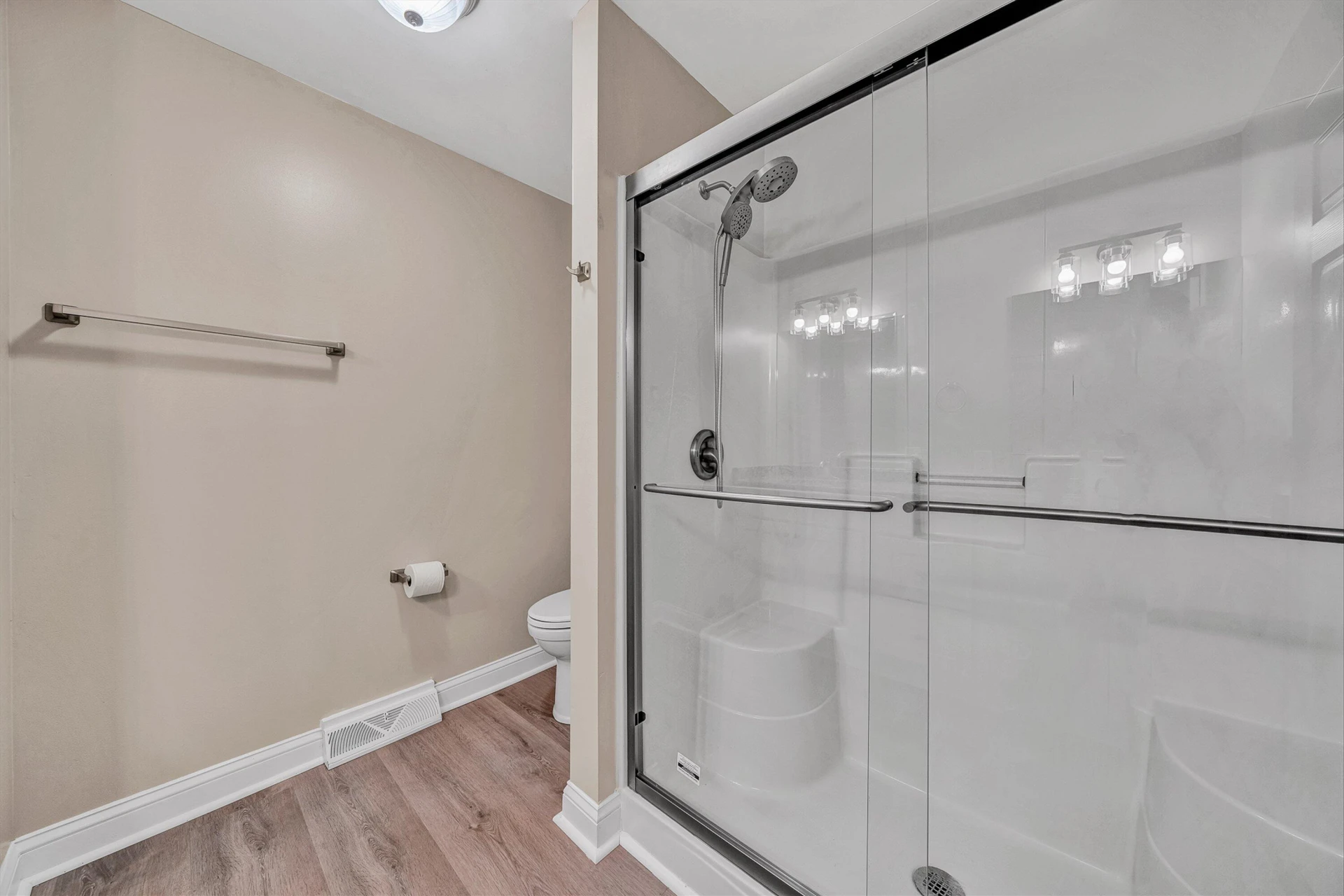 2047 Botetourt RD - Photo 19