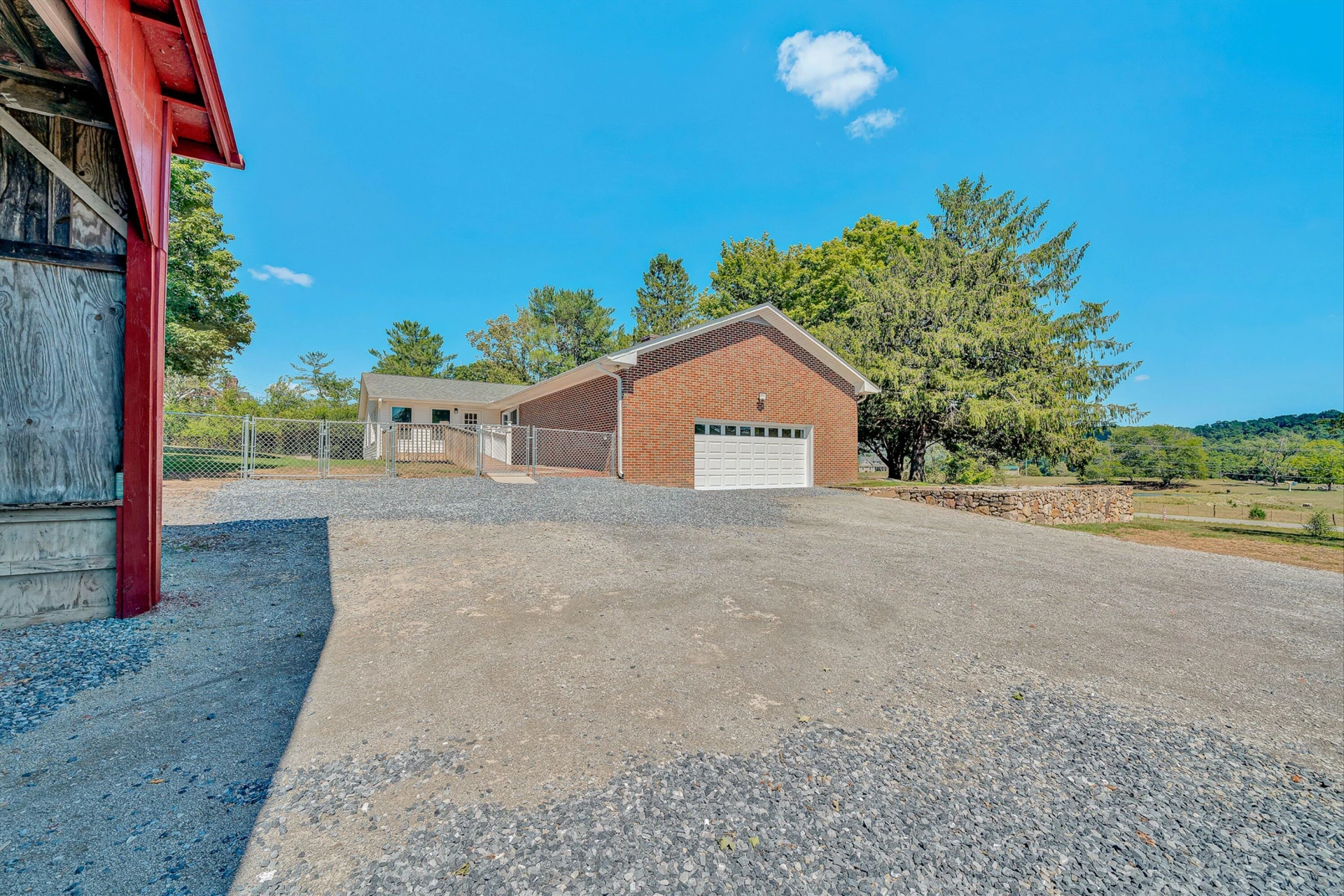 2047 Botetourt RD - Photo 44