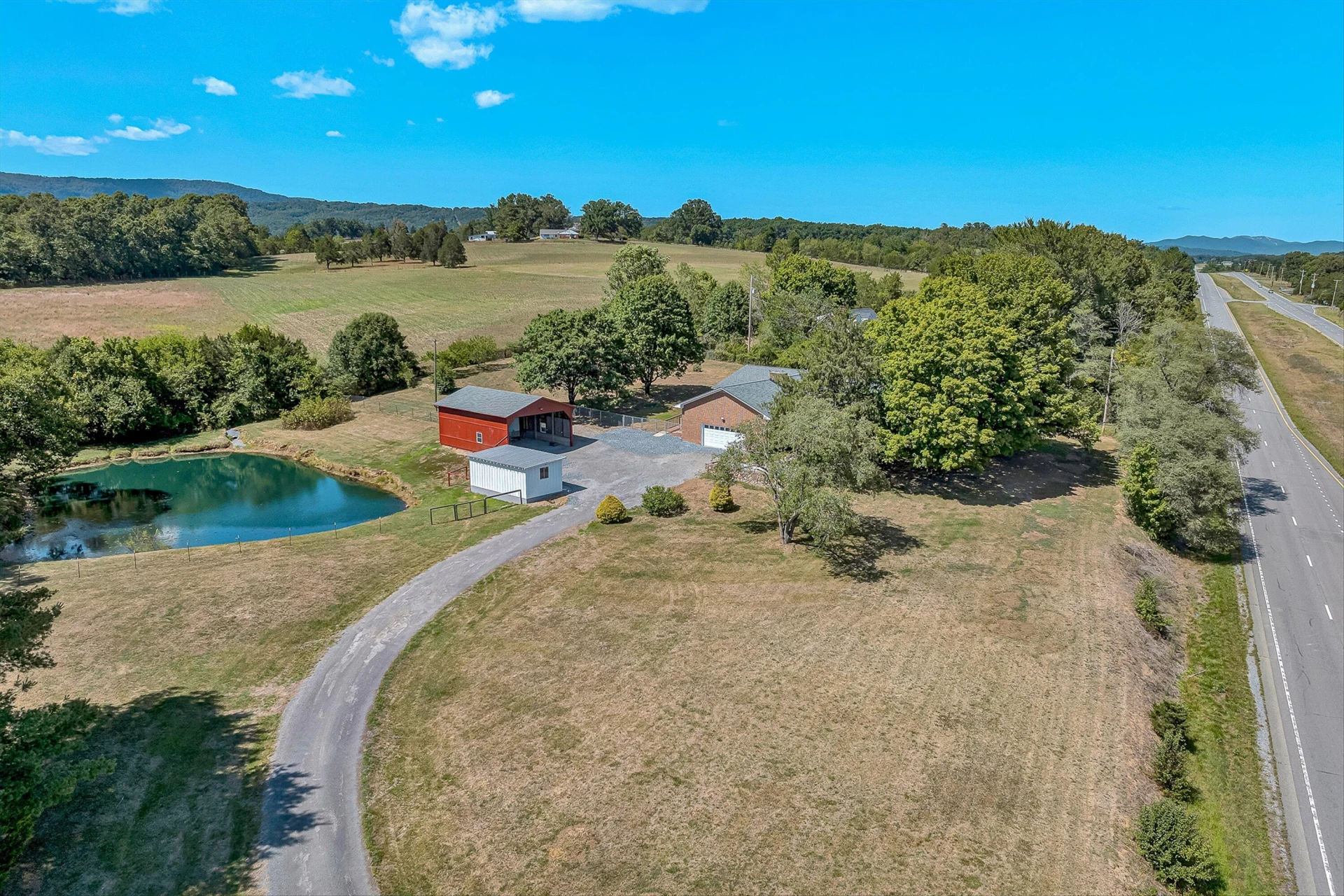 2047 Botetourt RD - Photo 48