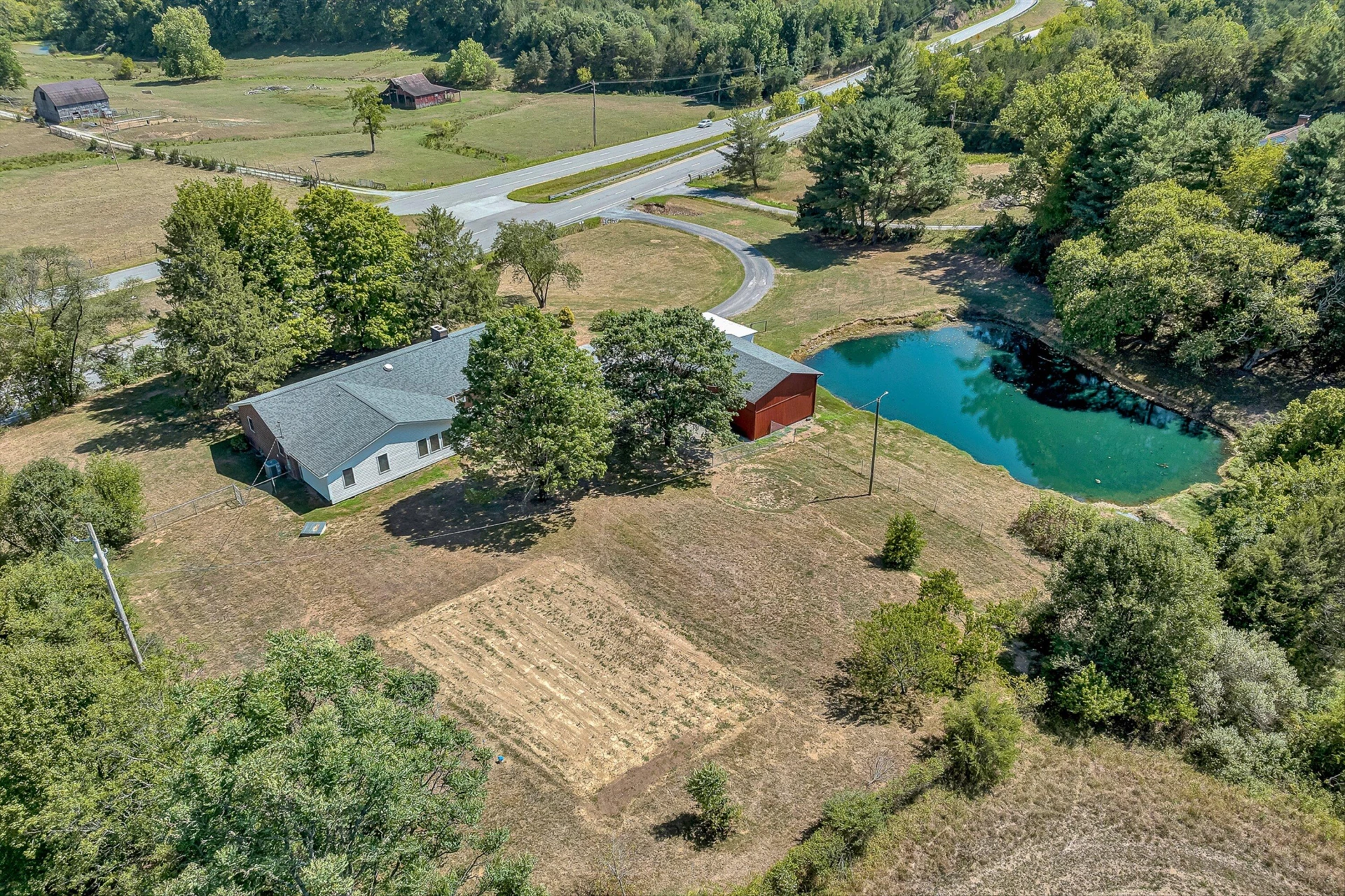 2047 Botetourt RD - Photo 49