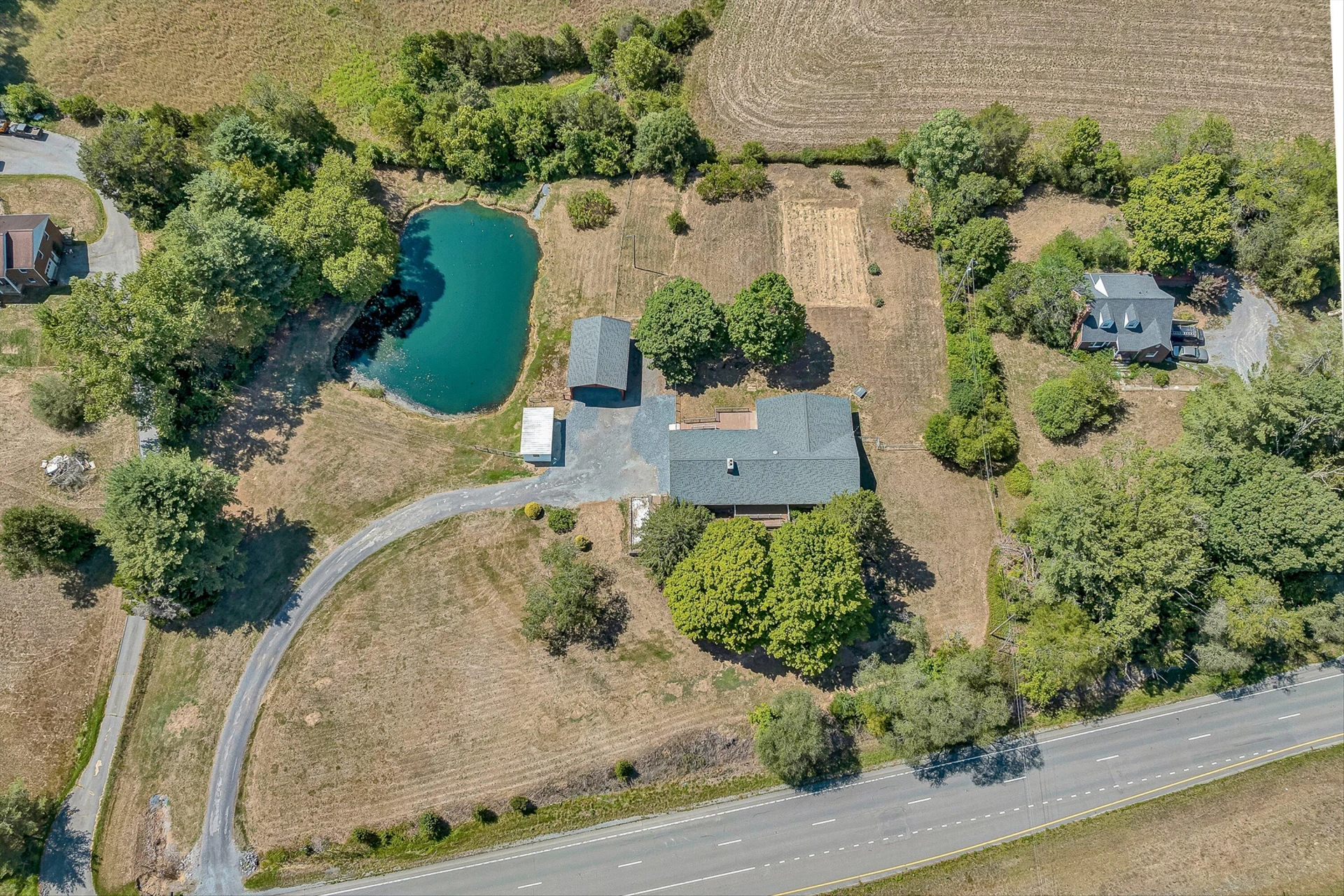 2047 Botetourt RD - Photo 53