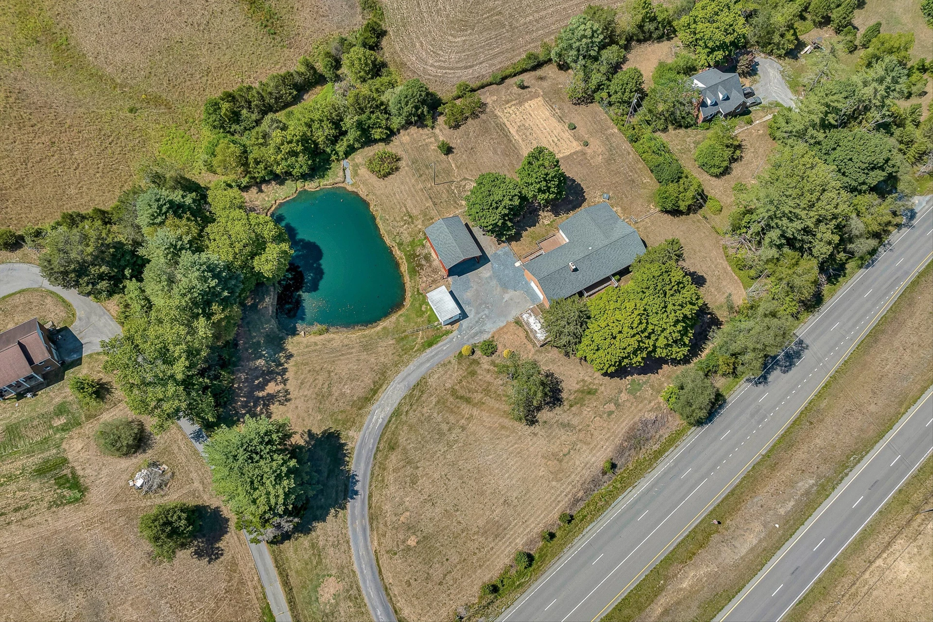 2047 Botetourt RD - Photo 54