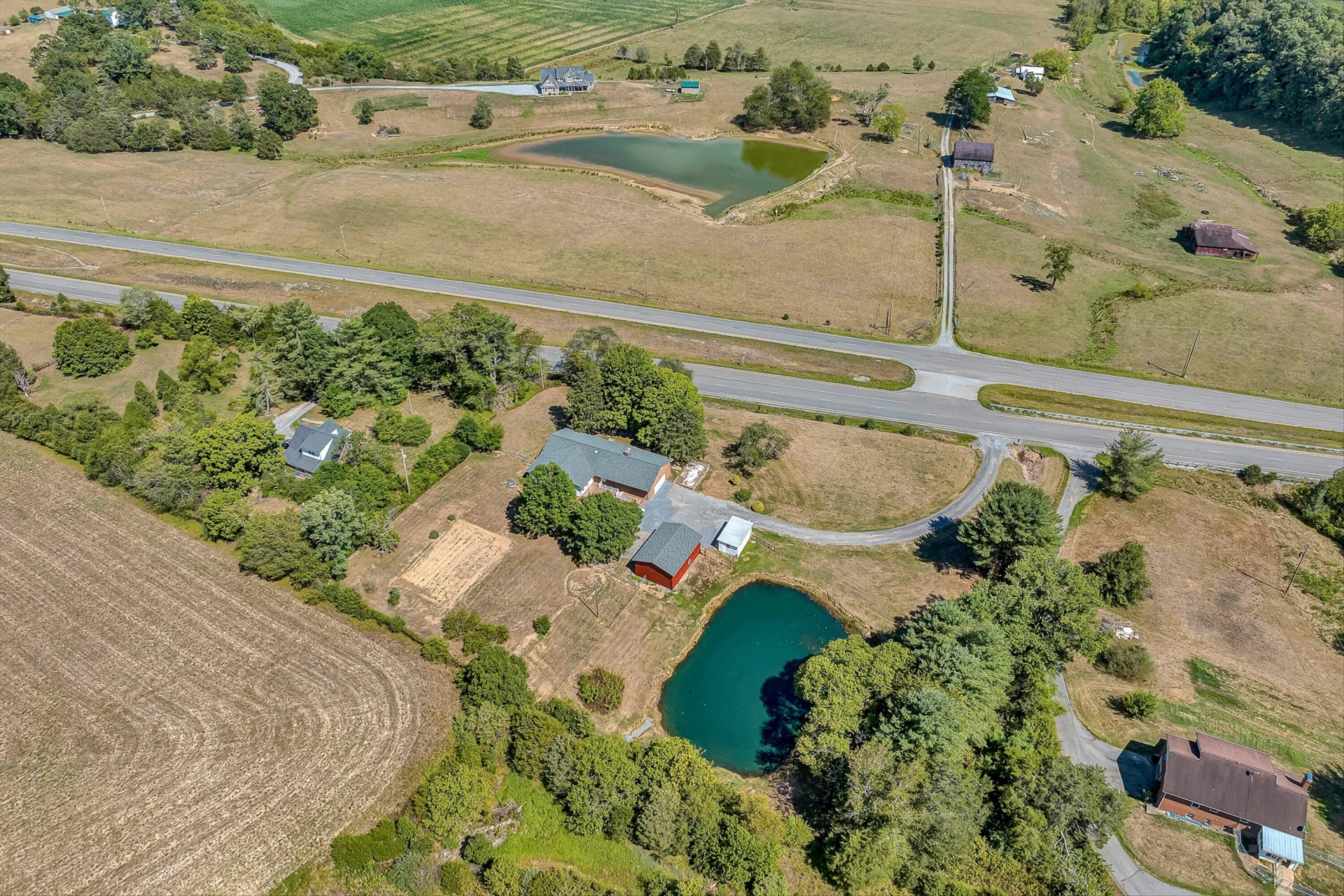 2047 Botetourt RD - Photo 57