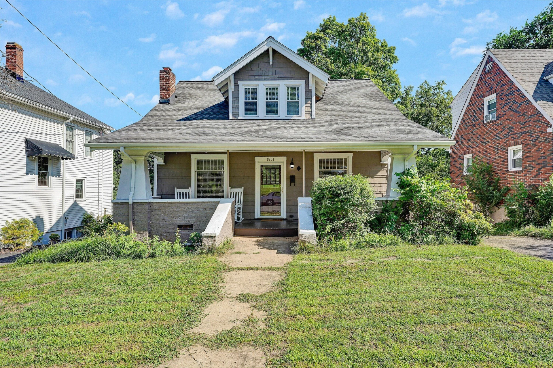 1831 Maiden LN SW
