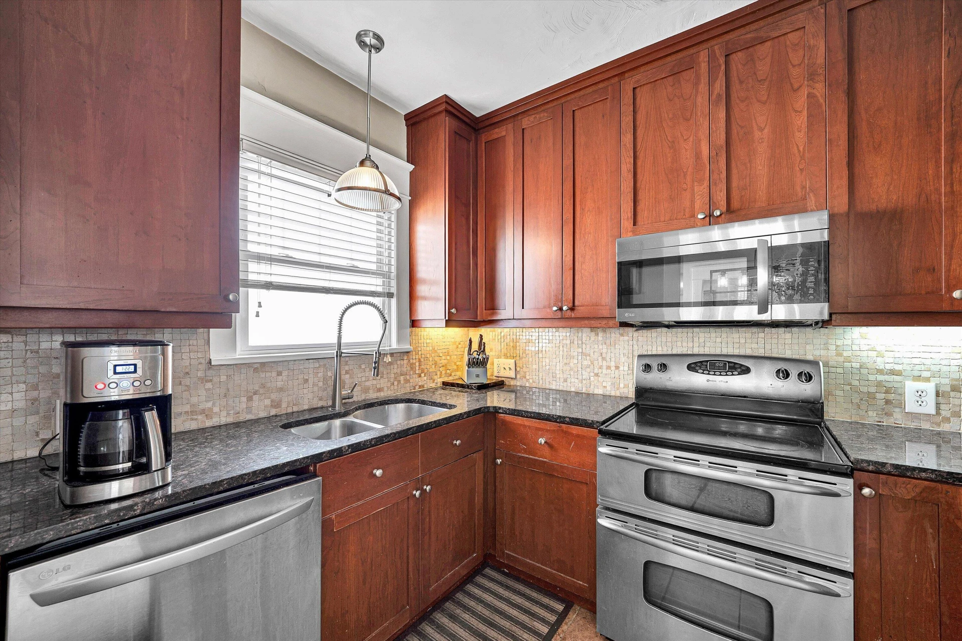 1831 Maiden LN SW - Photo 8