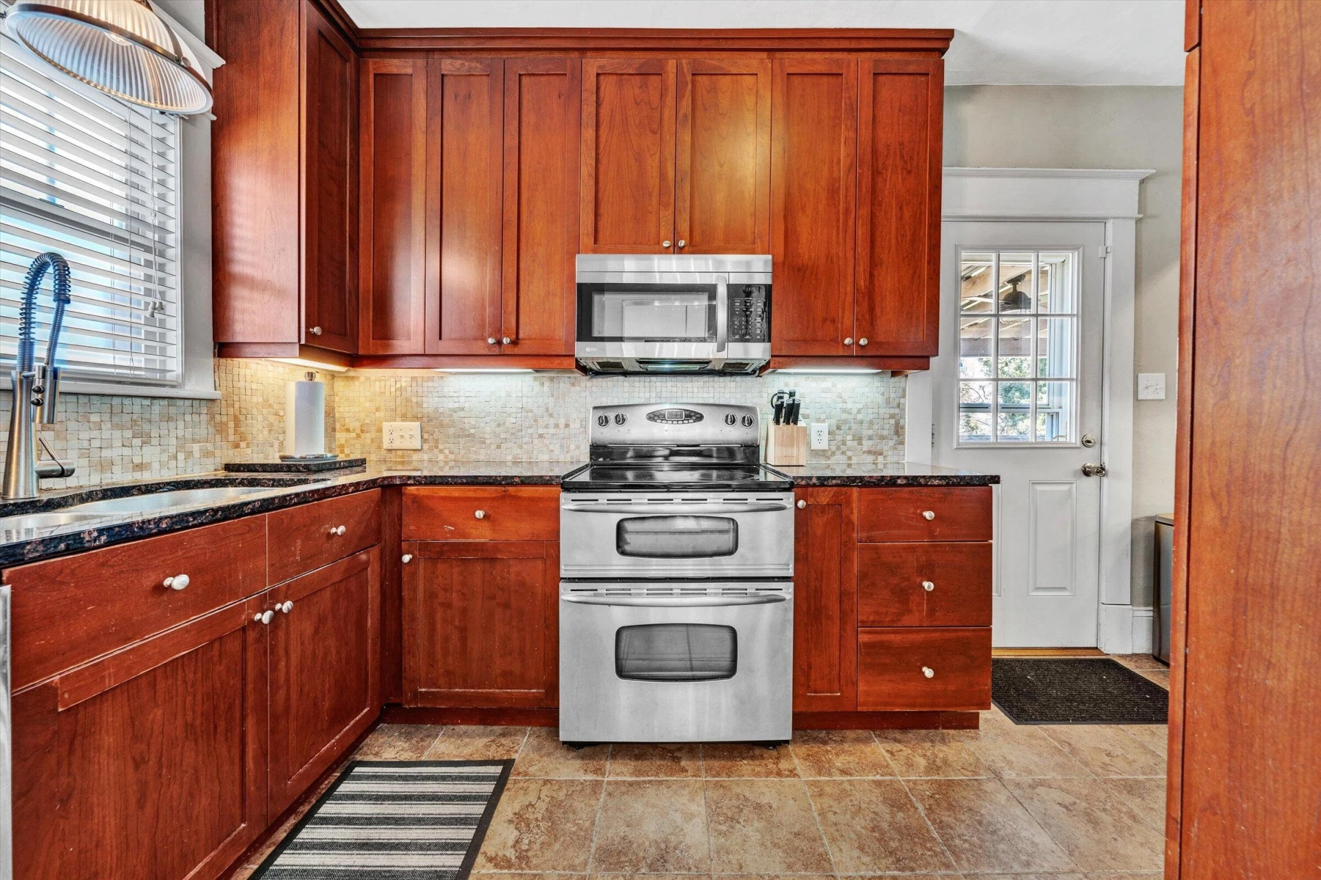 1831 Maiden LN SW - Photo 9