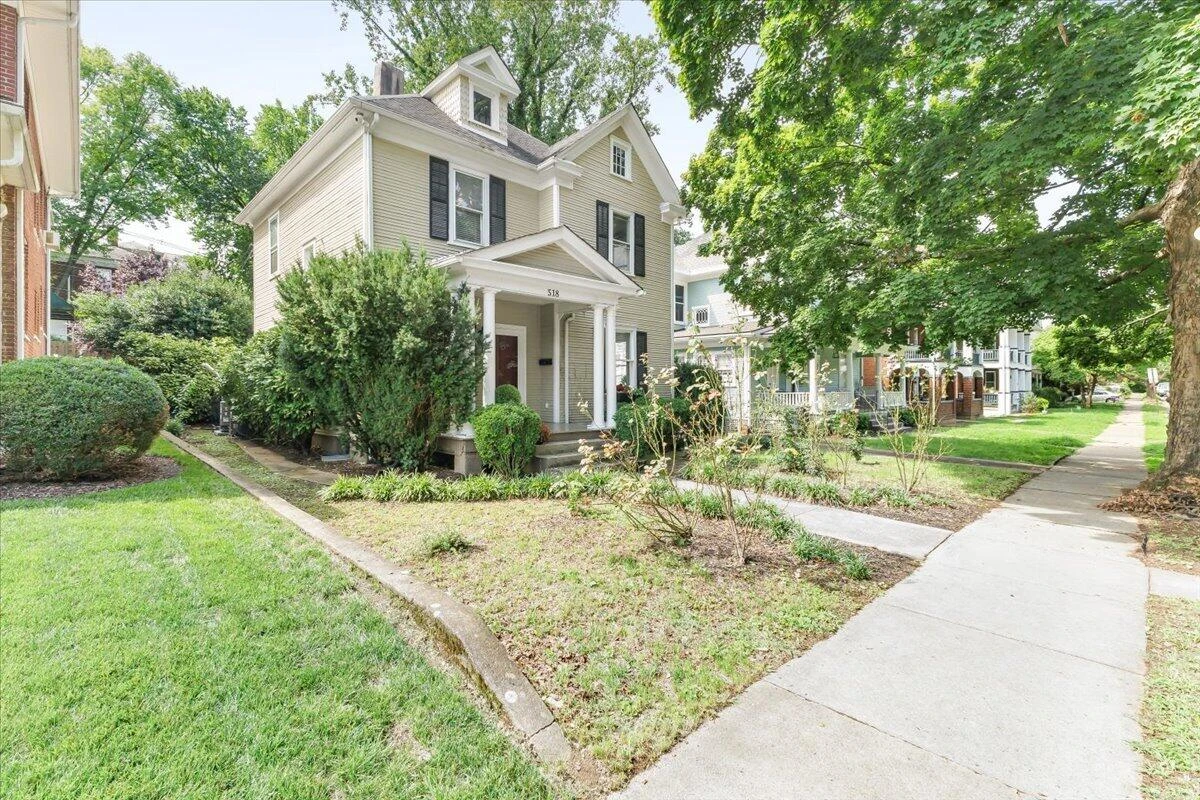 518 Walnut AVE SW - Photo 2