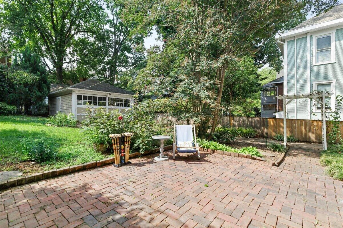 518 Walnut AVE SW - Photo 6