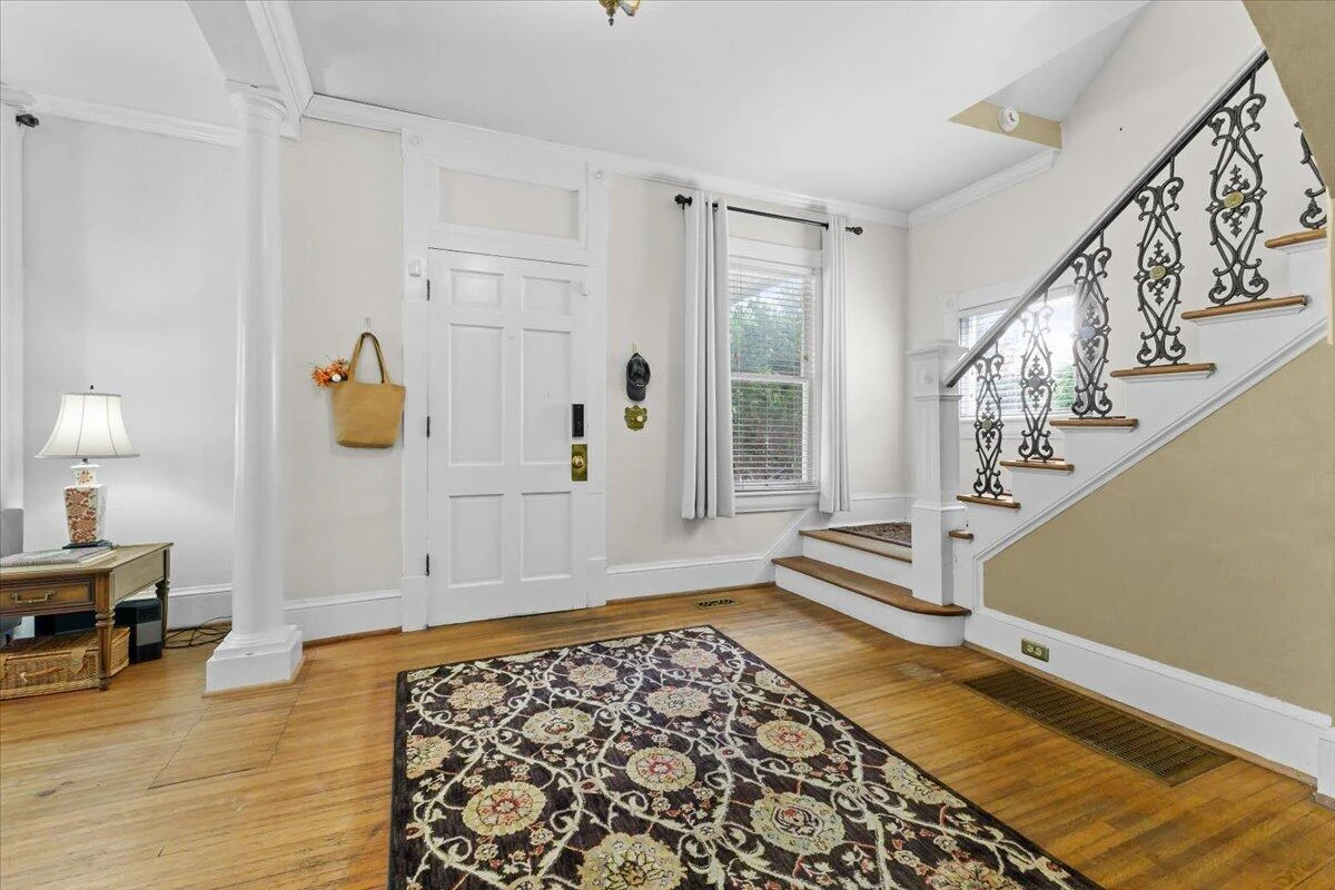 518 Walnut AVE SW - Photo 10