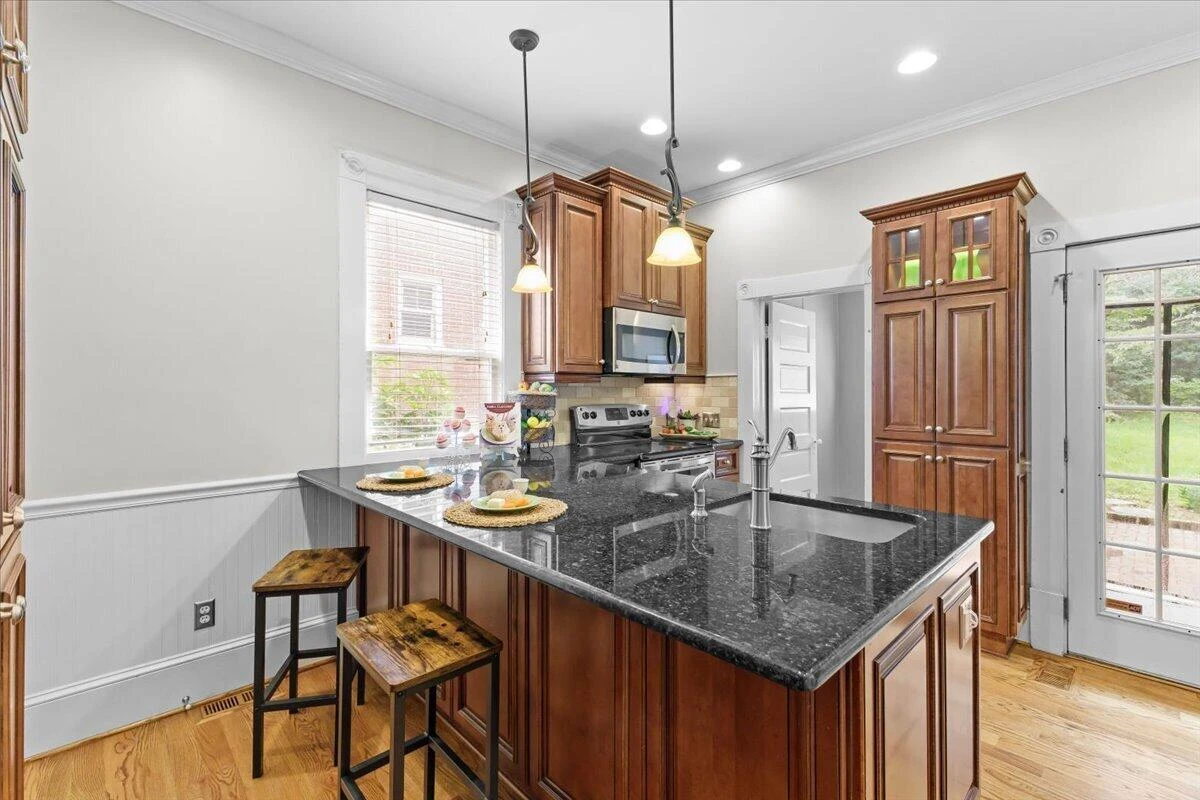 518 Walnut AVE SW - Photo 17