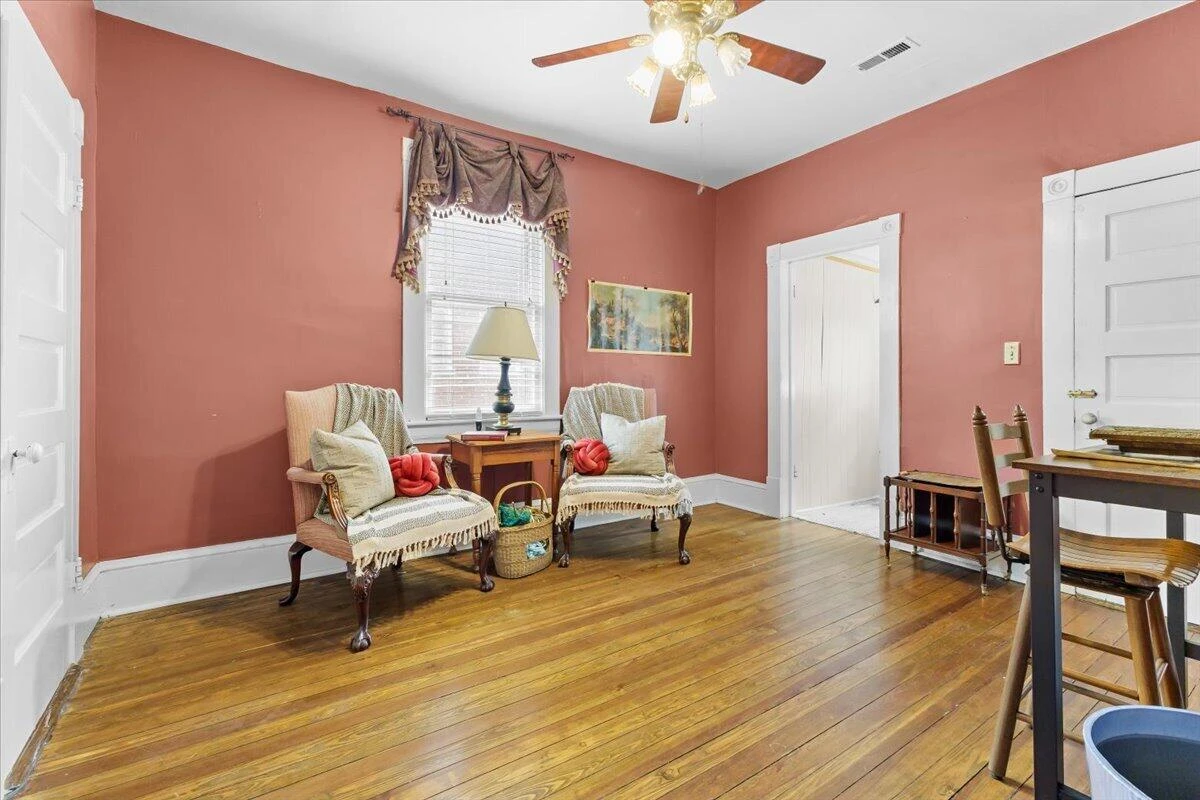 518 Walnut AVE SW - Photo 33