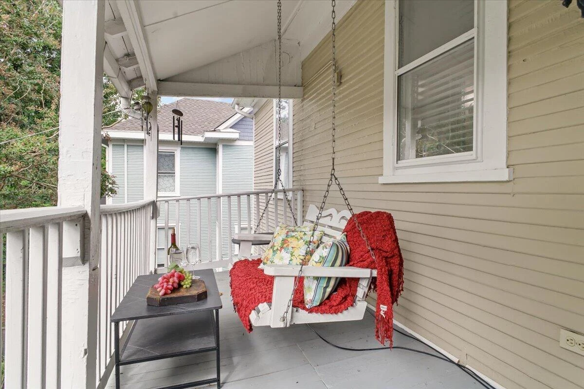 518 Walnut AVE SW - Photo 37