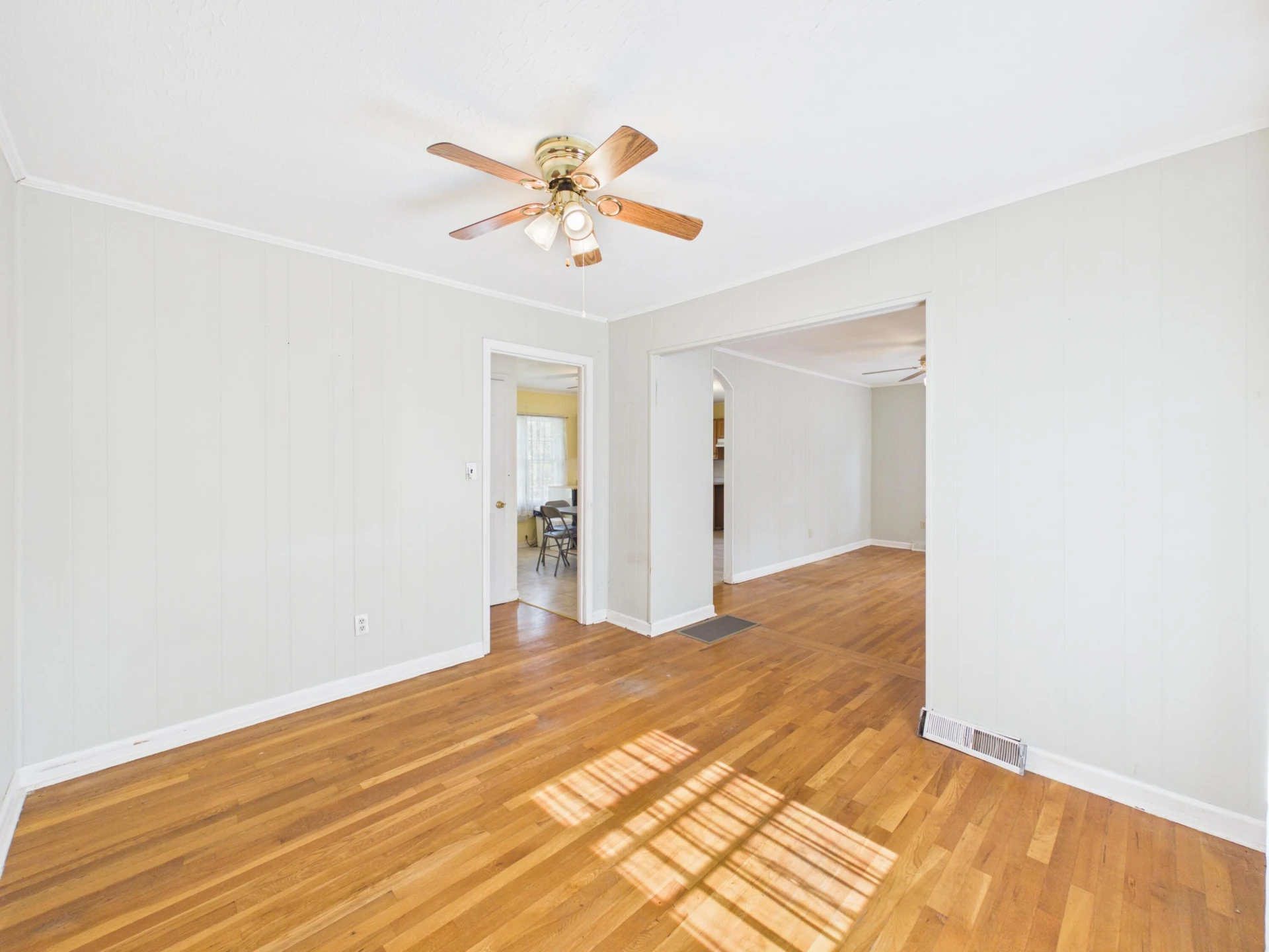 878 Sugar Tree RD SW - Photo 4