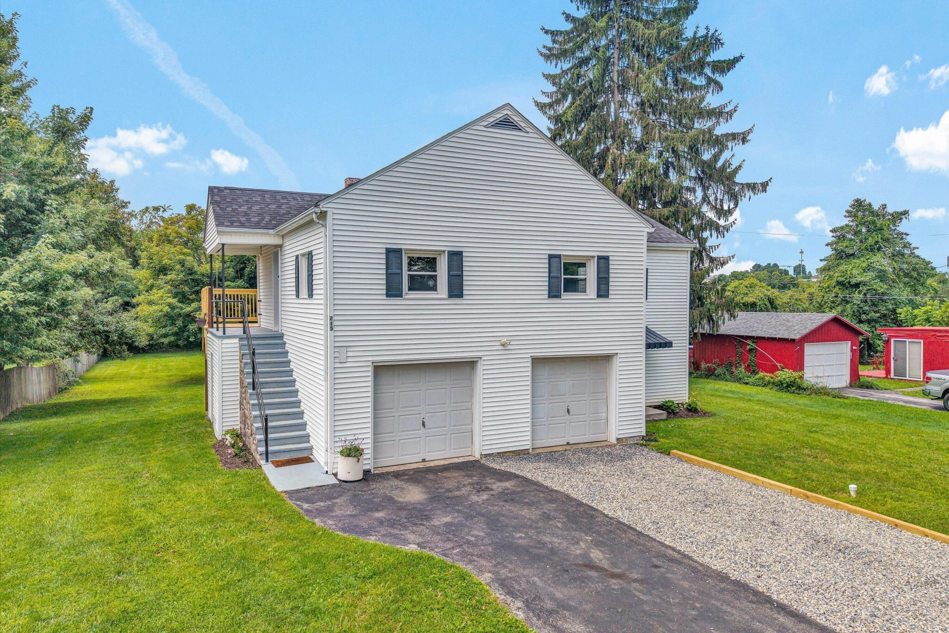 215 S Hill DR - Photo 3