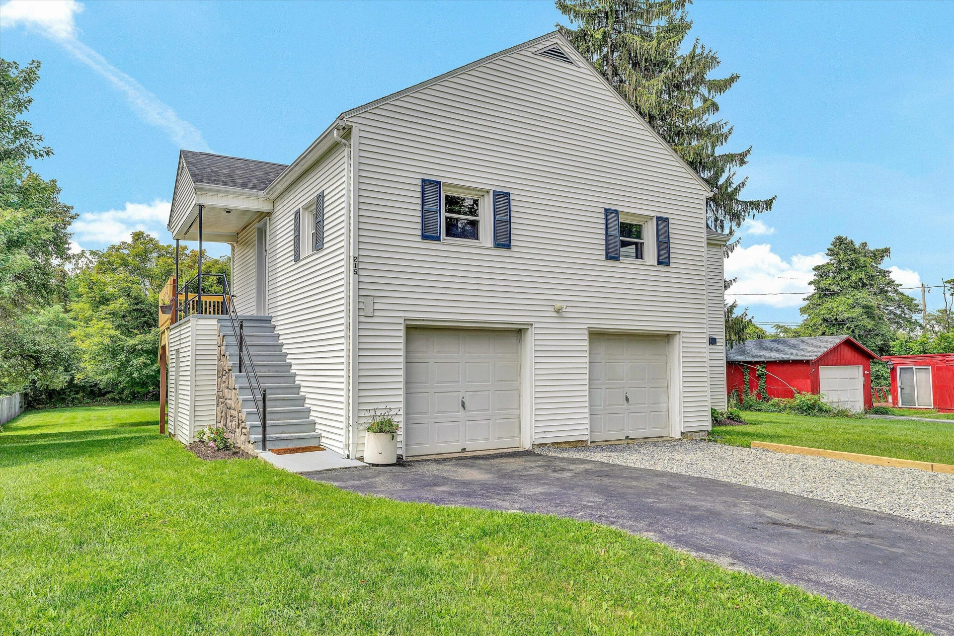 215 S Hill DR - Photo 4