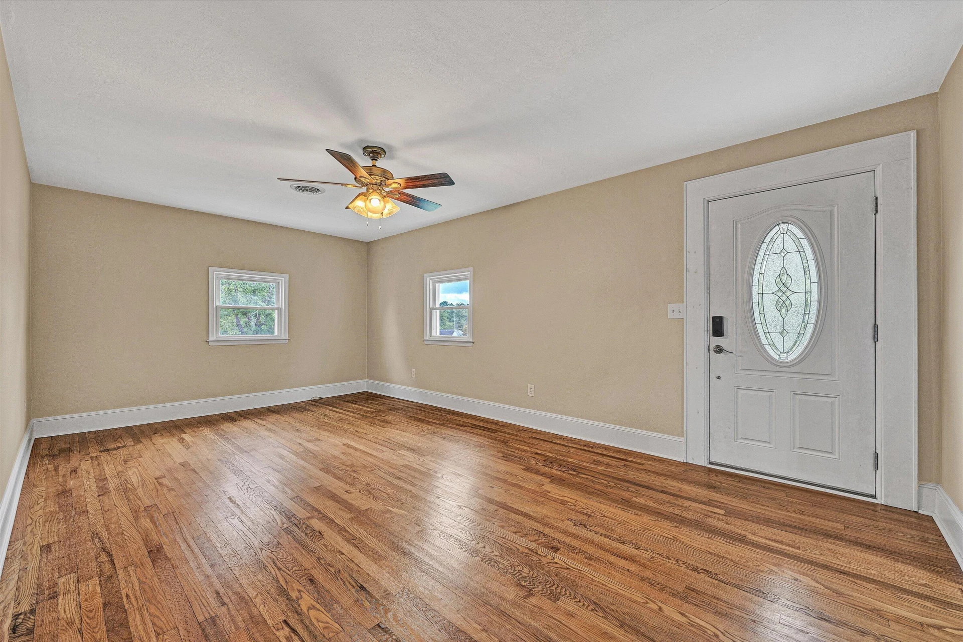 215 S Hill DR - Photo 8