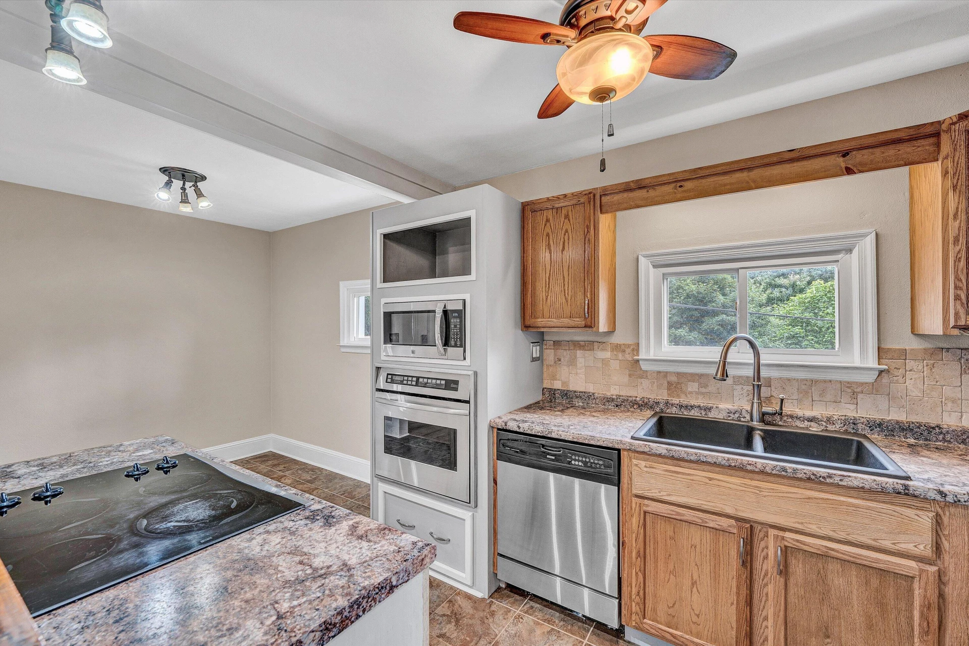 215 S Hill DR - Photo 13