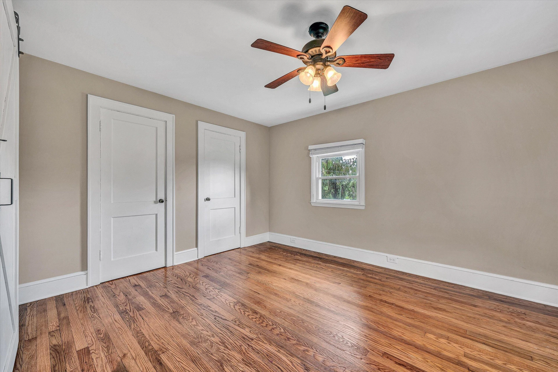 215 S Hill DR - Photo 18