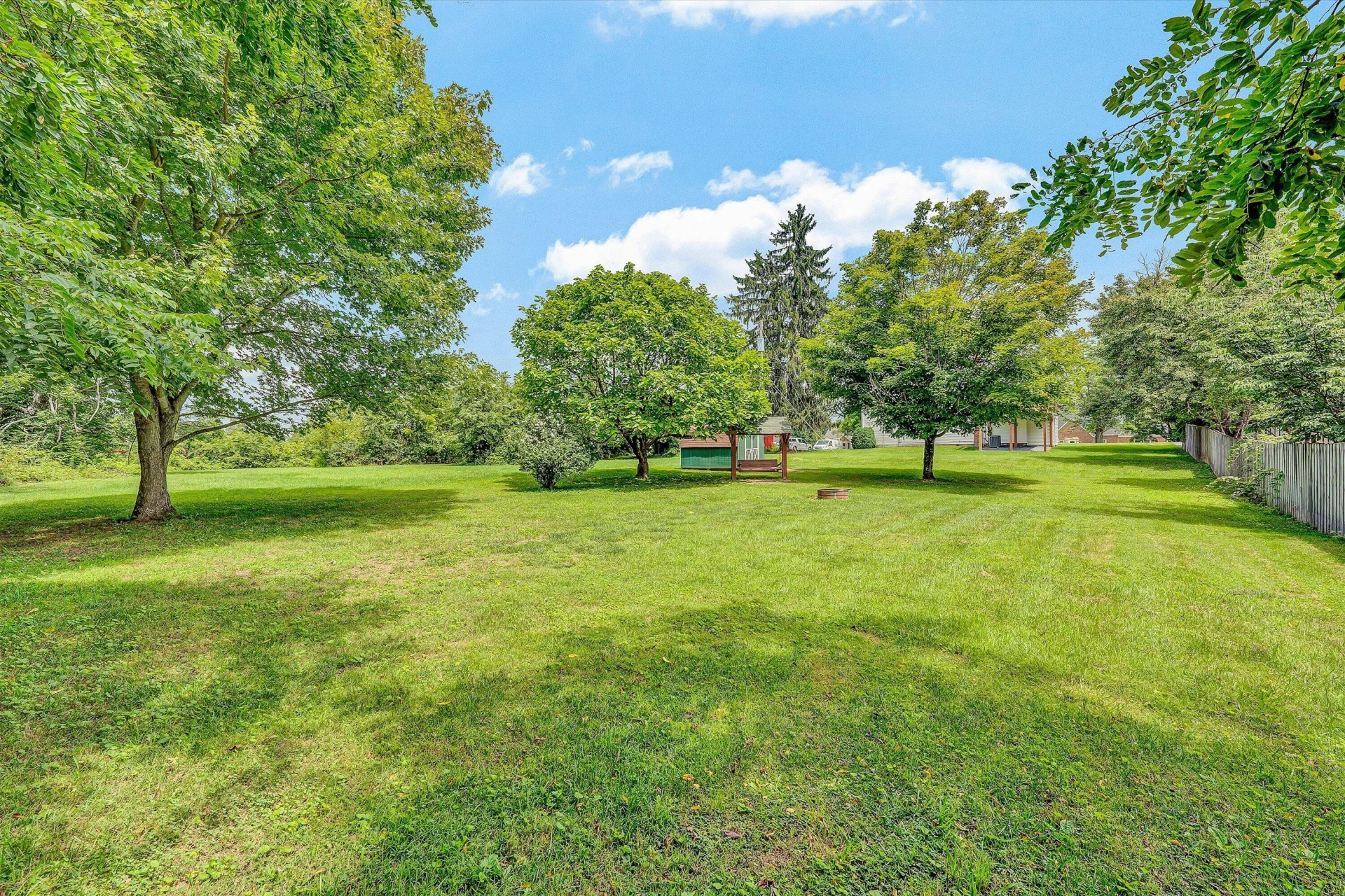 215 S Hill DR - Photo 36