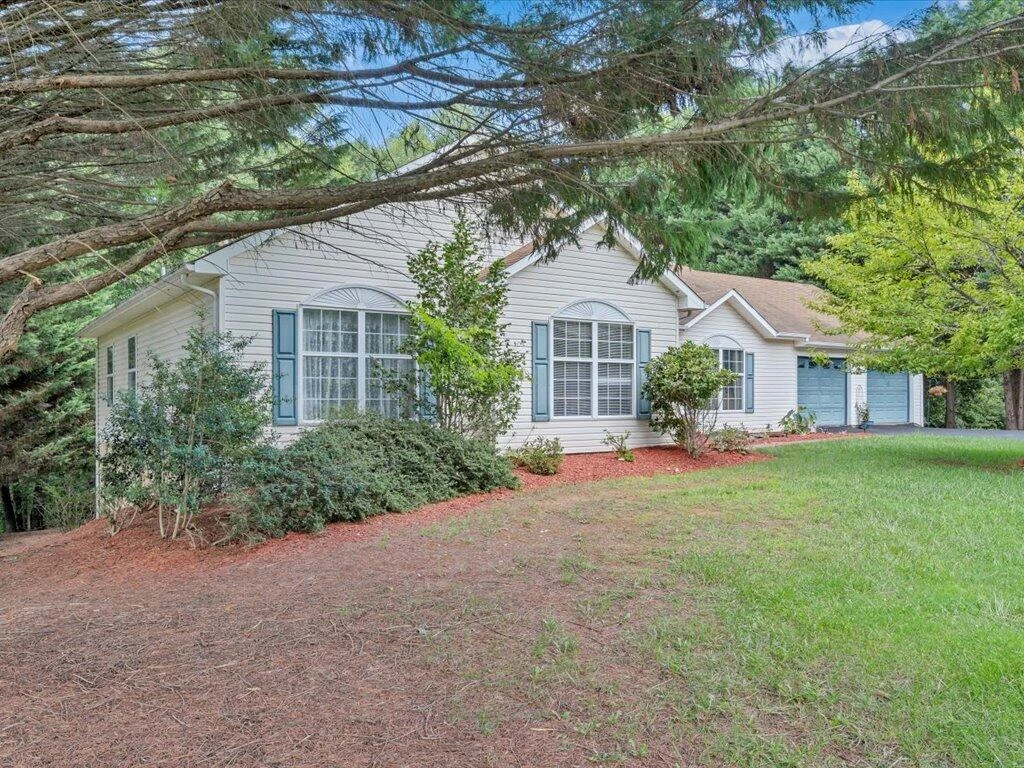 446 Ellsworth CT