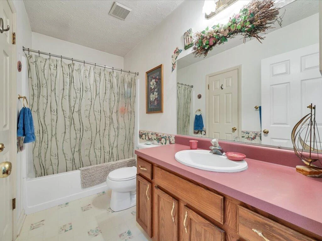 446 Ellsworth CT - Photo 23