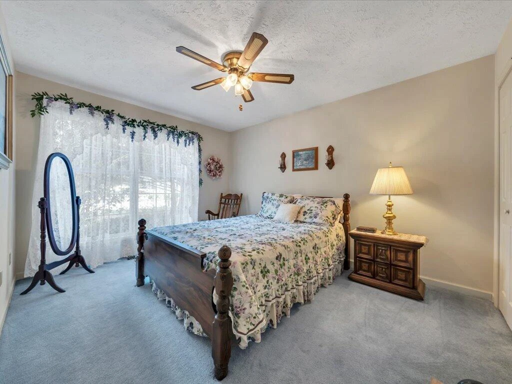446 Ellsworth CT - Photo 25
