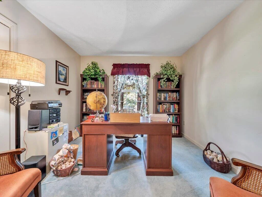 446 Ellsworth CT - Photo 27