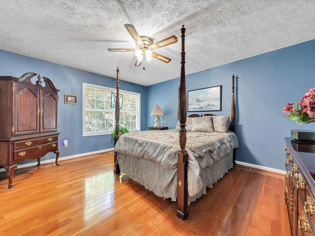 446 Ellsworth CT - Photo 29
