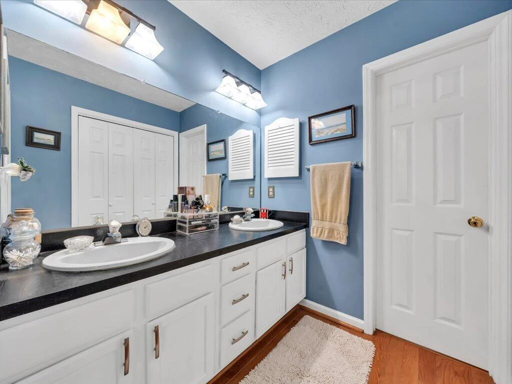 446 Ellsworth CT - Photo 31