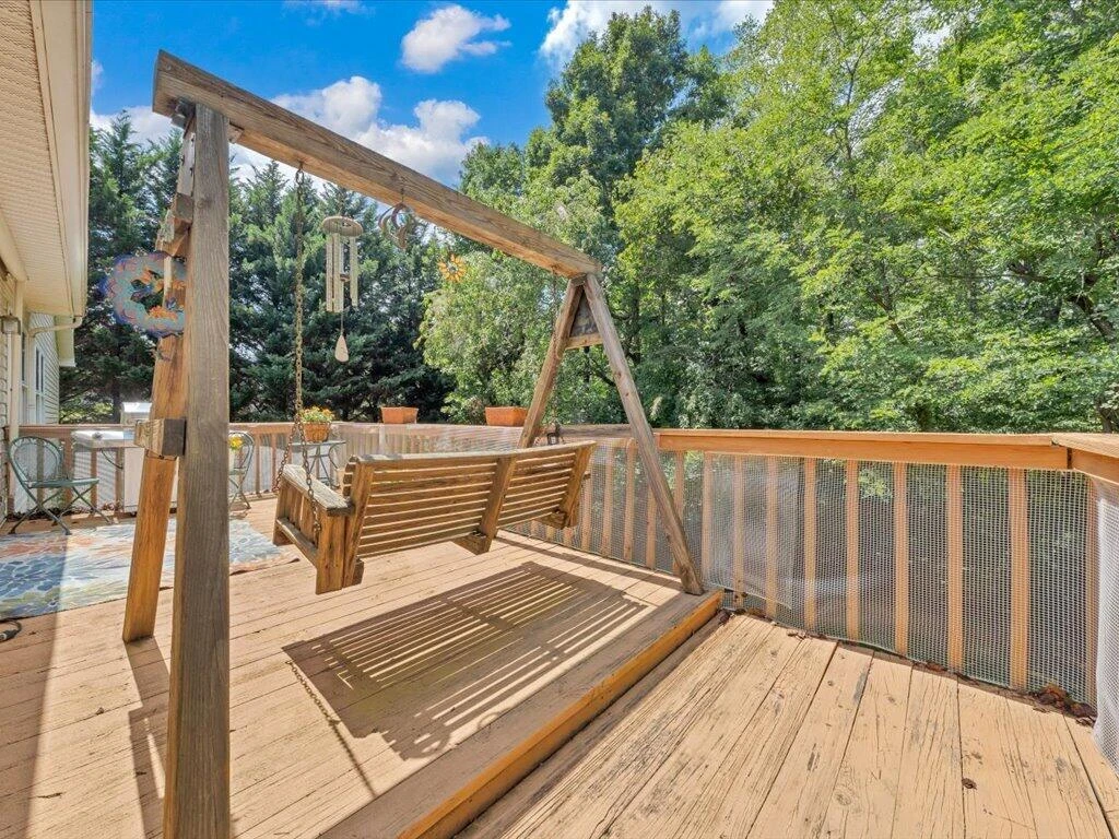 446 Ellsworth CT - Photo 44