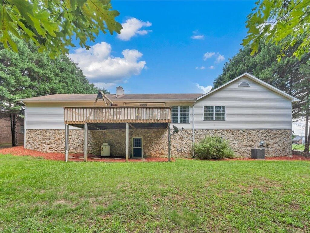 446 Ellsworth CT - Photo 50