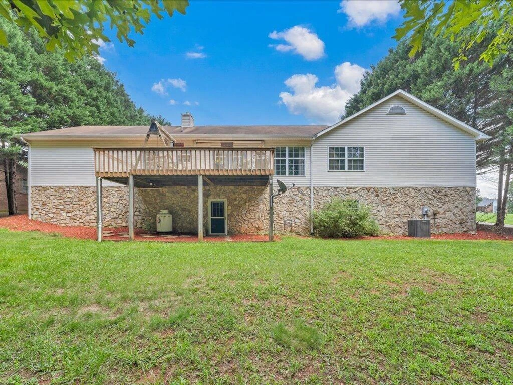 446 Ellsworth CT - Photo 51