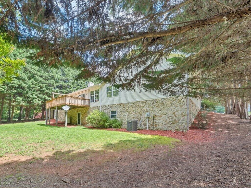 446 Ellsworth CT - Photo 52
