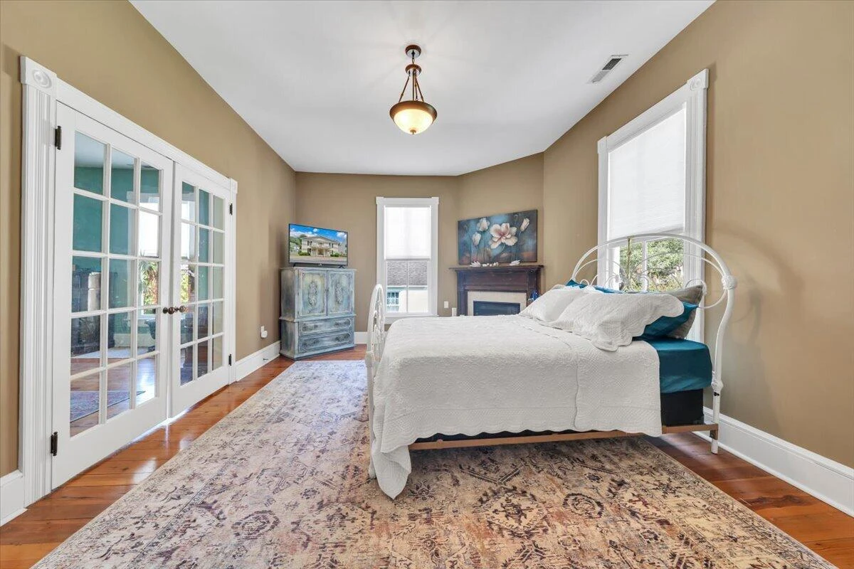 210 E Main ST - Photo 11