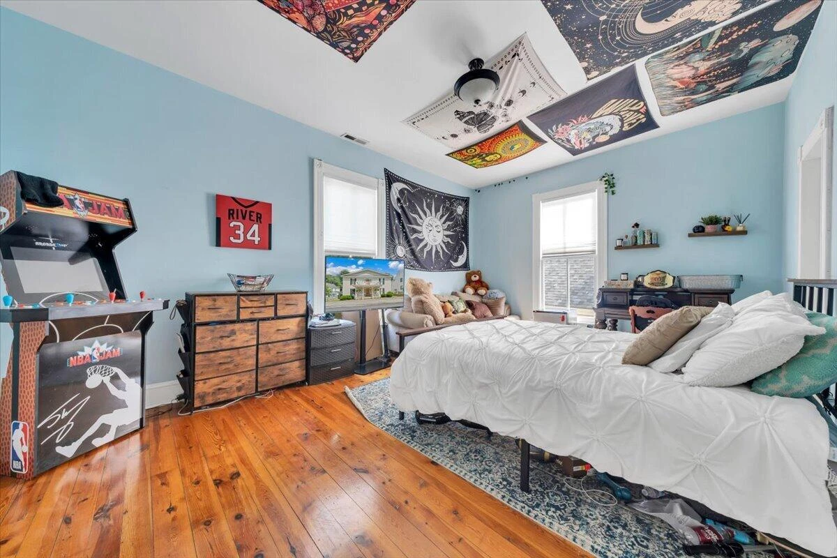 210 E Main ST - Photo 15