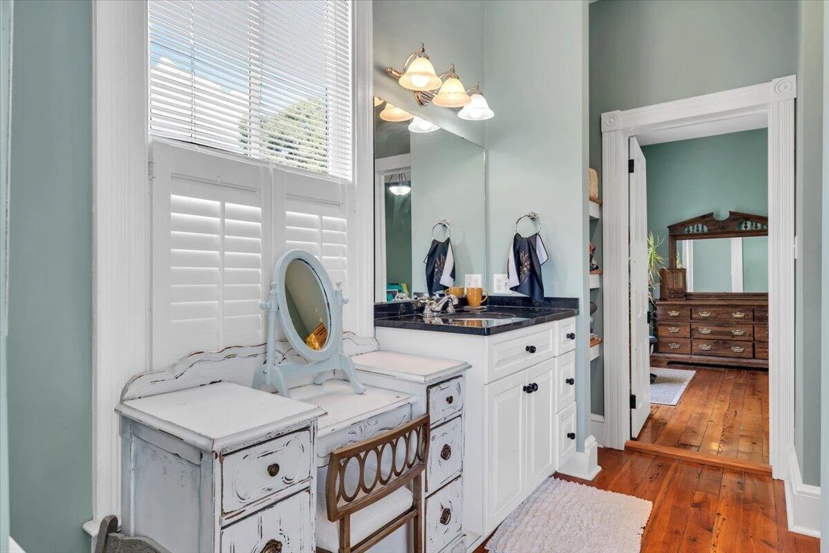 210 E Main ST - Photo 20