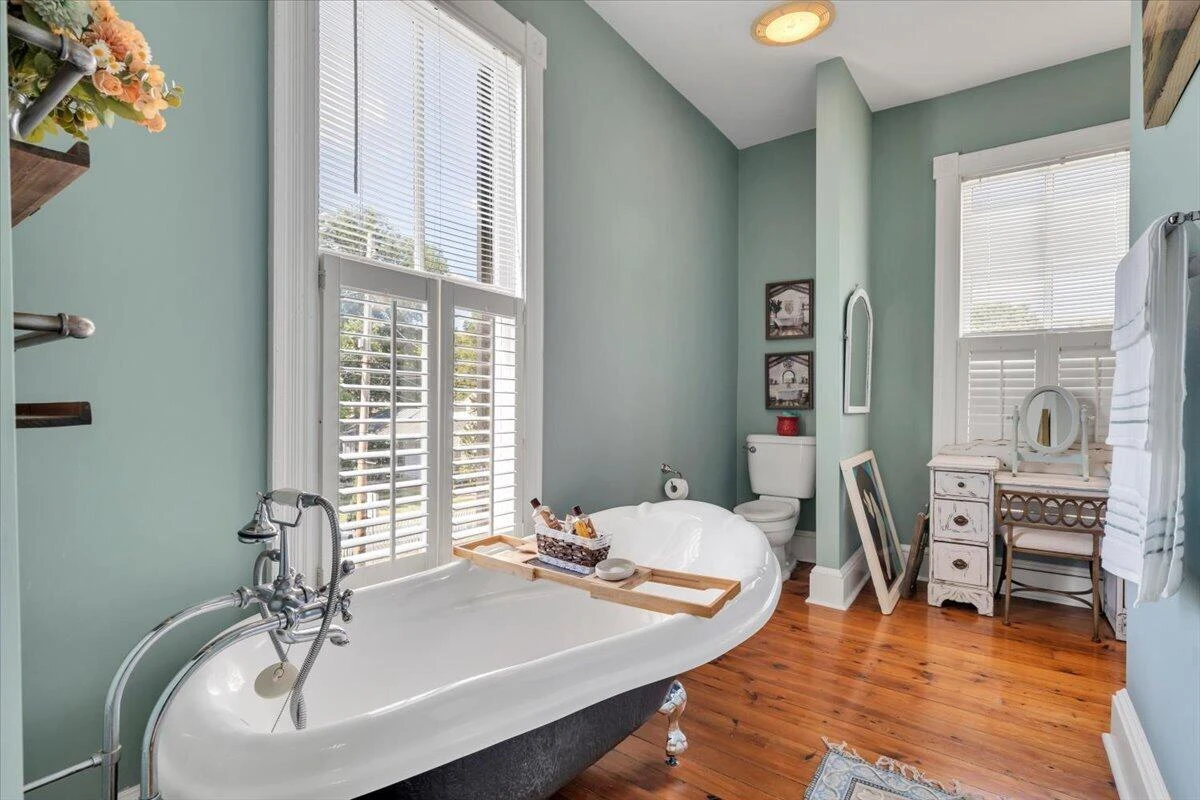 210 E Main ST - Photo 22