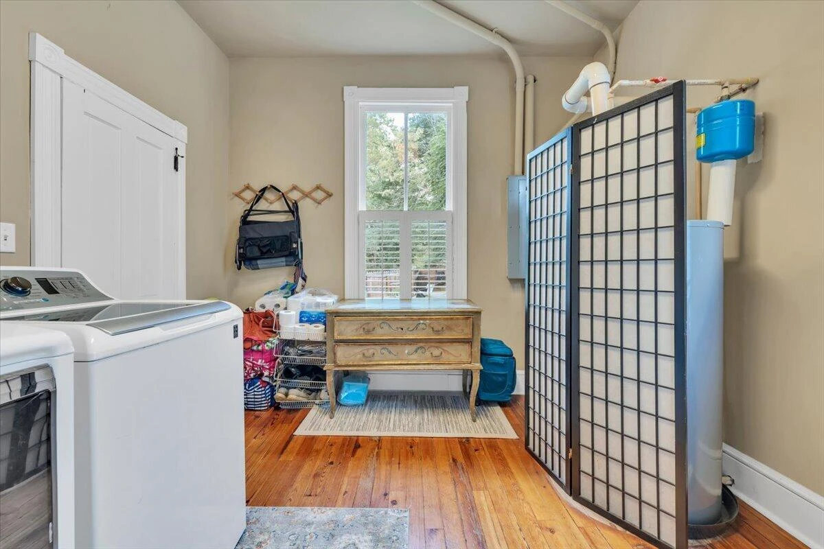 210 E Main ST - Photo 27