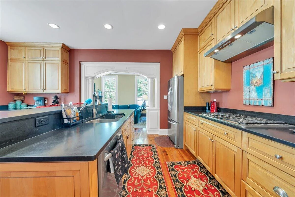 210 E Main ST - Photo 37